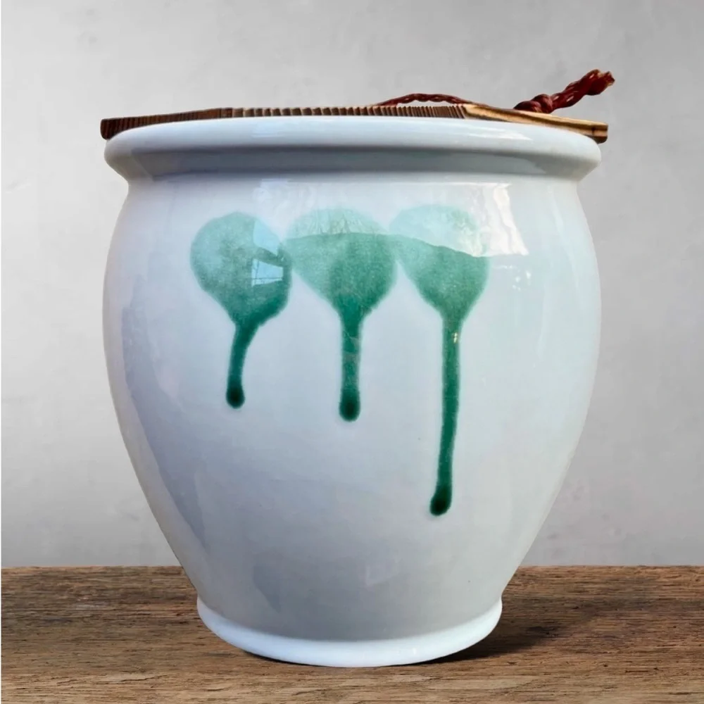 Tokoname Ware Hisamatsu Kiln Urn Vase with Wooden Lid - Picture 7 of 15